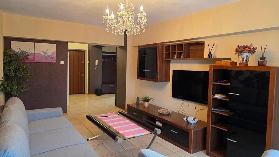Apartament cu 2 camere decomandat, mobilat în P-ța Alba Iulia