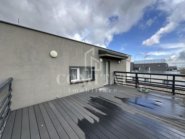 Apartament cu 5 camere semidecomandat, mobilat în Între Lacuri