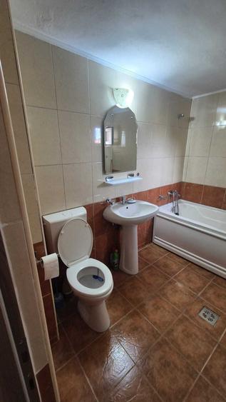 Apartament cu 2 camere semidecomandat în Hașdeu