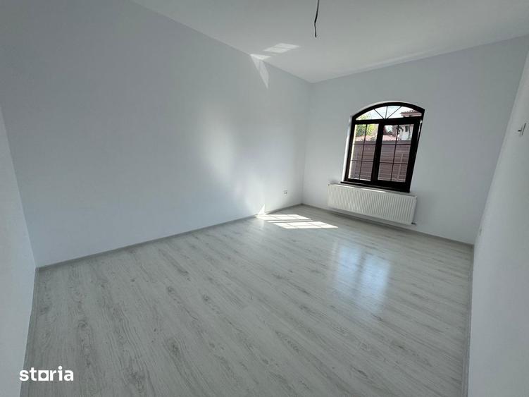 Casă cu 4 camere cu Teren 350 Mp în Mihai Eminescu