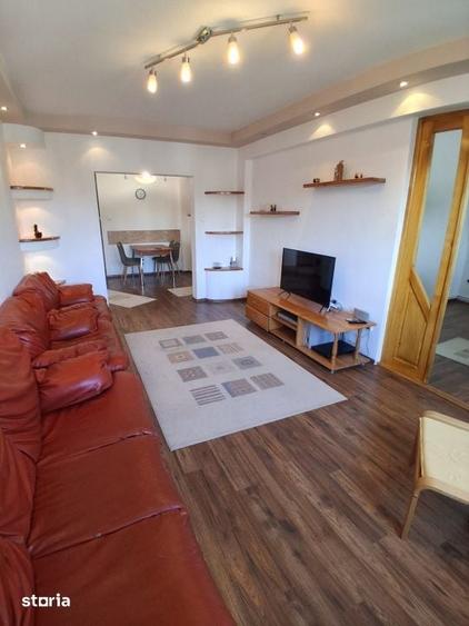 Apartament cu 4 camere semidecomandat în Zorilor