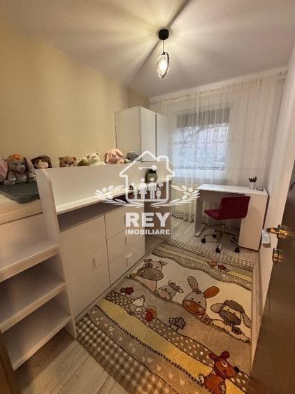 Apartament cu 3 camere decomandat, mobilat în Mihai Viteazul