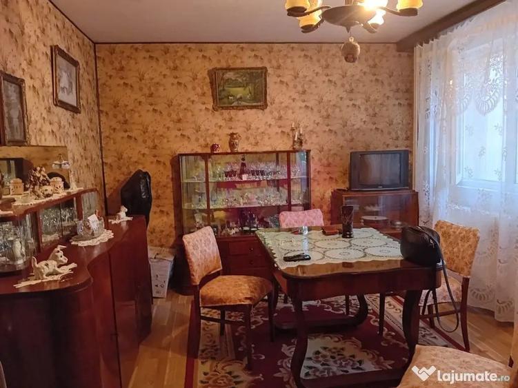 Apartament cu 4 camere decomandat în Brâncoveanu