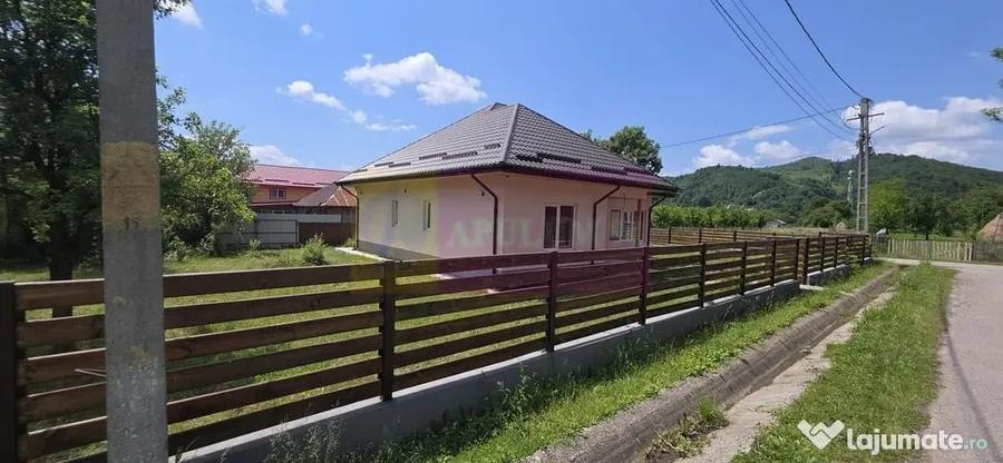 Casă cu 4 camere cu Teren 1001 Mp în Brebu
