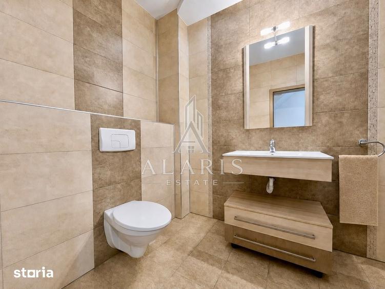 Casă cu 6 camere cu Teren 1063 Mp în Est