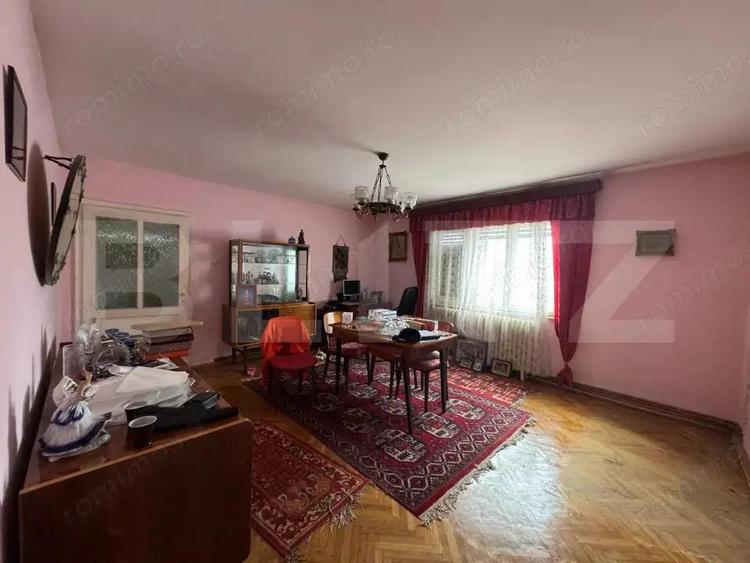 Casă cu 5 camere cu Teren 3000 Mp în Horea
