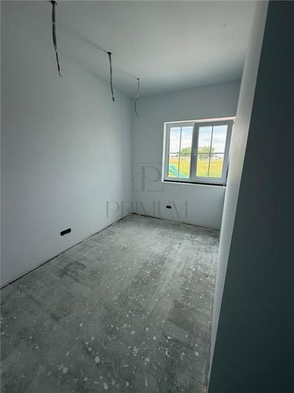 Duplex cu 5 camere cu Canalizare în Moșnița Nouă