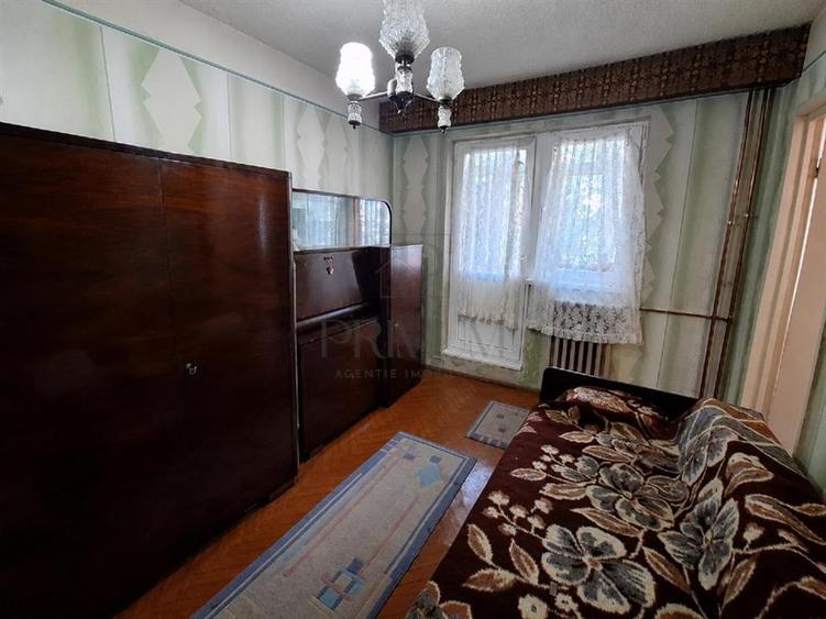 Apartament cu 3 camere semidecomandat în Dacia