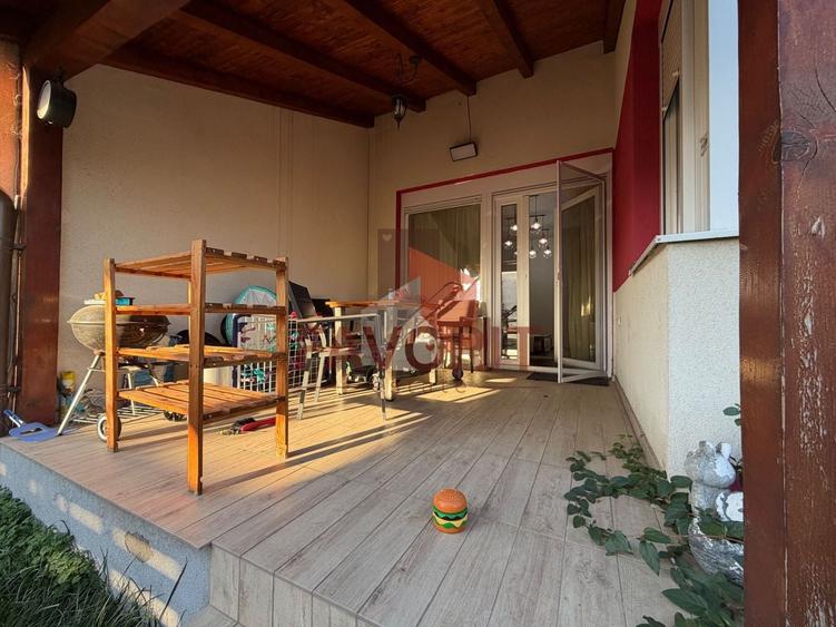 Duplex cu 4 camere cu Canalizare în Aradului