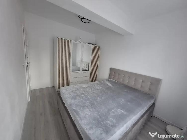 Apartament cu 3 camere decomandat în Vest