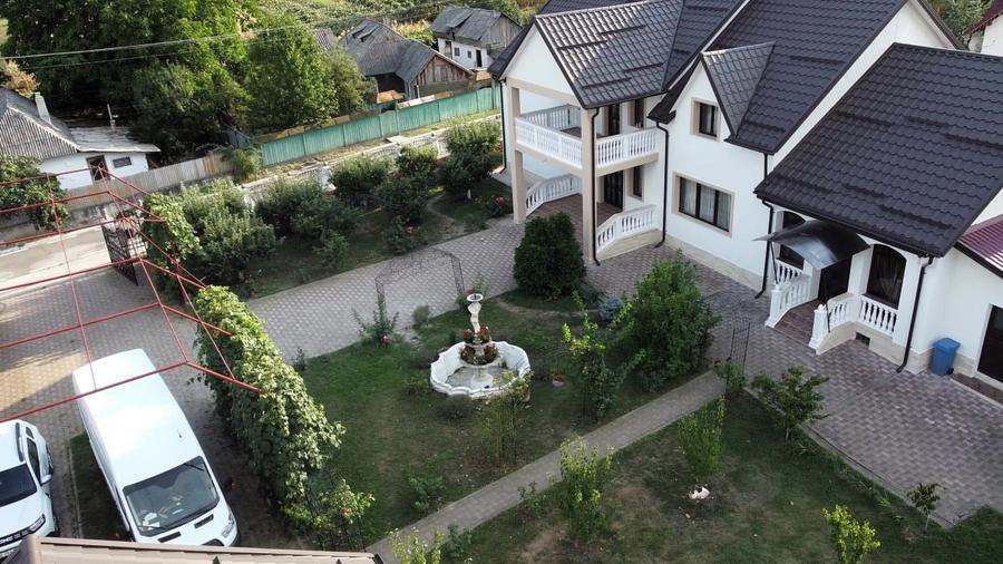 Casă individuală cu 5 camere cu Canalizare în Chintinici