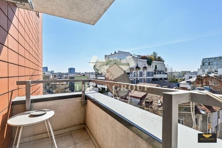 Apartament cu 3 camere semidecomandat, mobilat în Titulescu