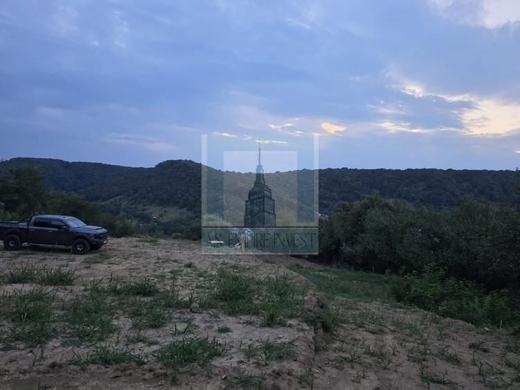 Teren Construcții intravilan de 1550 mp, în Central