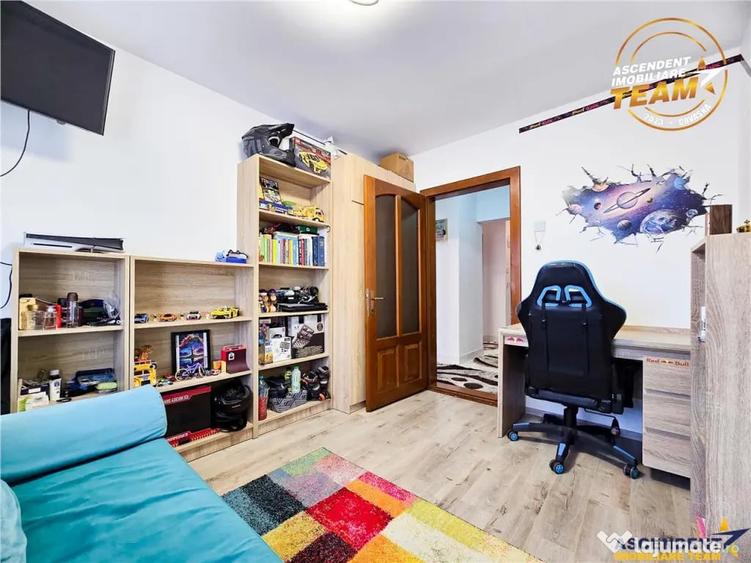 Apartament cu 4 camere decomandat în Central