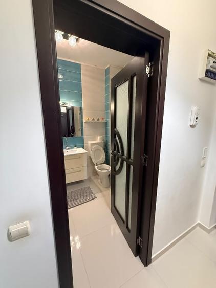 Apartament cu 3 camere decomandat, mobilat în Roșu