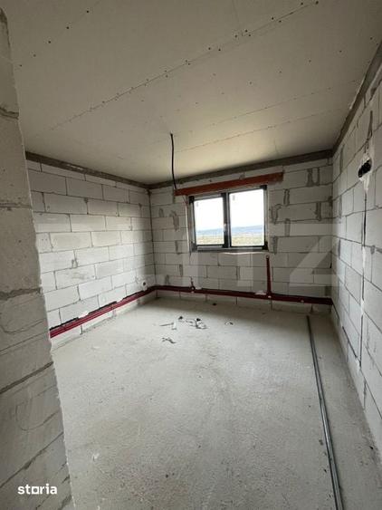 Casă cu 4 camere cu Teren 3000 Mp în Uriu