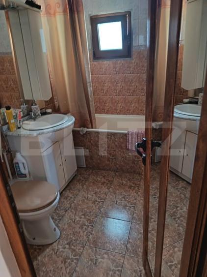 Apartament cu 3 camere decomandat, mobilat în Central