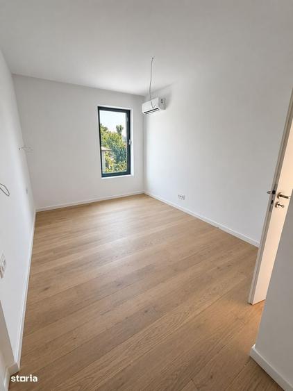 Apartament cu 3 camere în Mihai Bravu