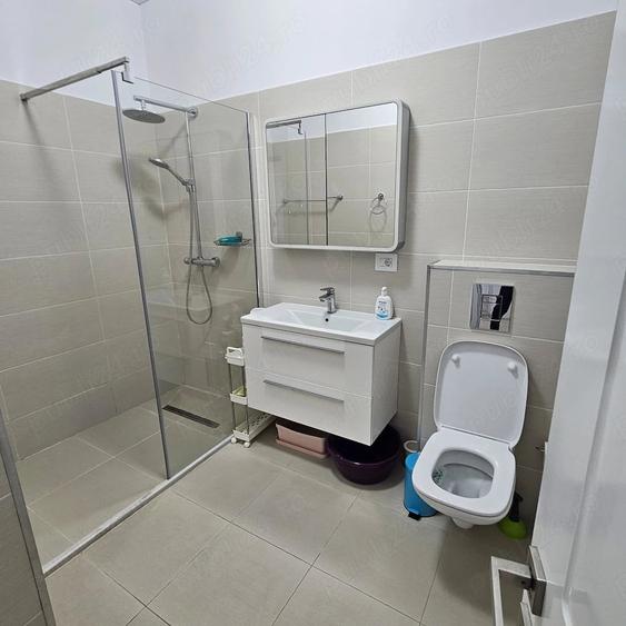 Apartament cu 2 camere semidecomandat în Universitate