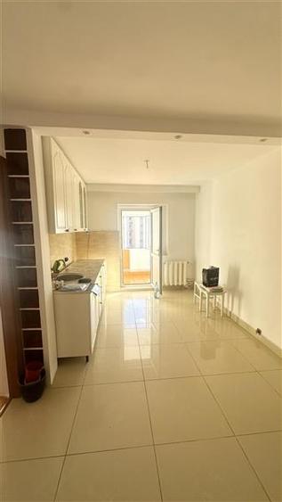 Apartament cu 2 camere decomandat în Poarta 6
