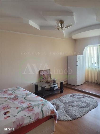 Apartament cu 3 camere decomandat, mobilat în Mioriței