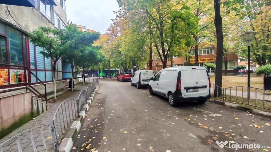 Spațiu comercial, de 85 mp, în Central