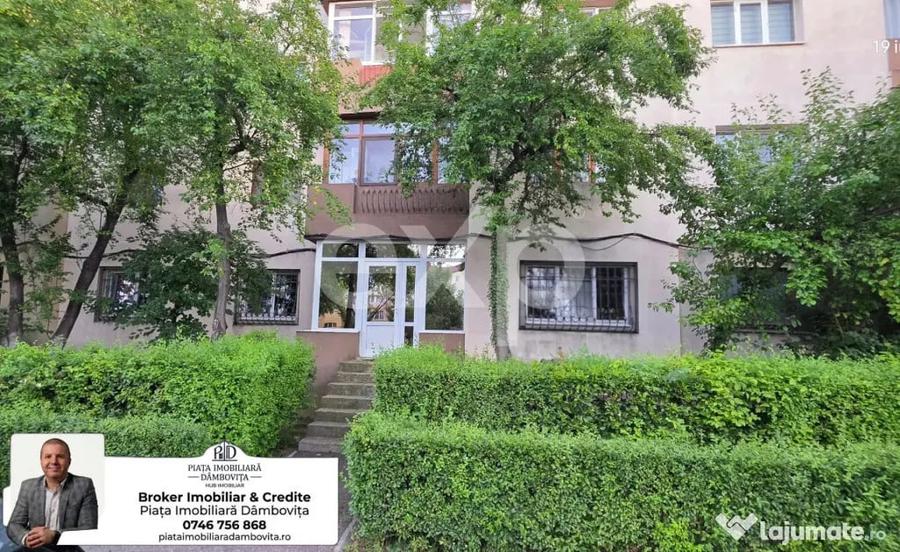 Apartament cu 3 camere decomandat în Micro 11
