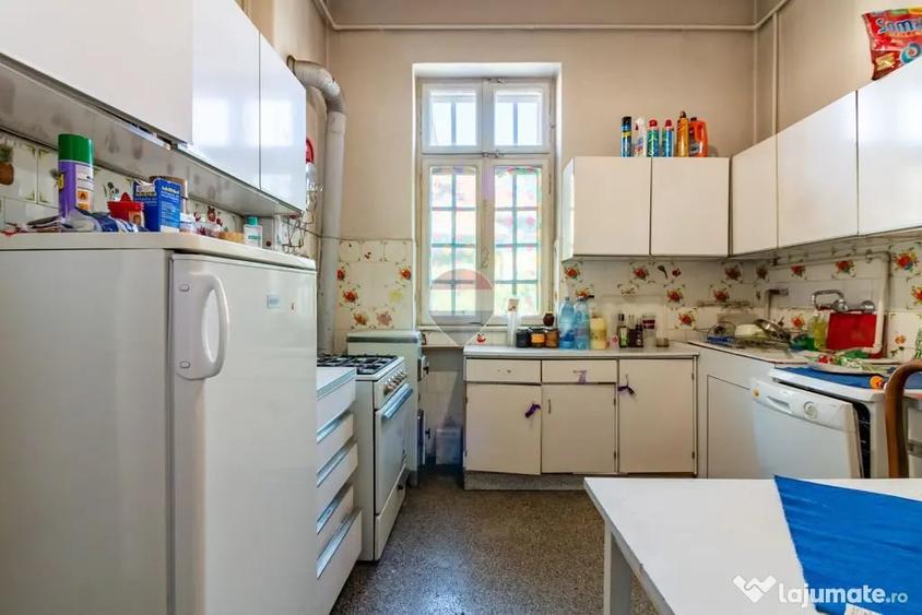 Casă cu 7 camere cu Teren 241 Mp în Kiseleff