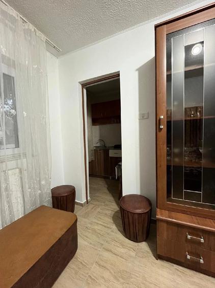Garsonieră decomandată în Central