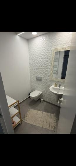 Apartament cu 2 camere, mobilat în Central