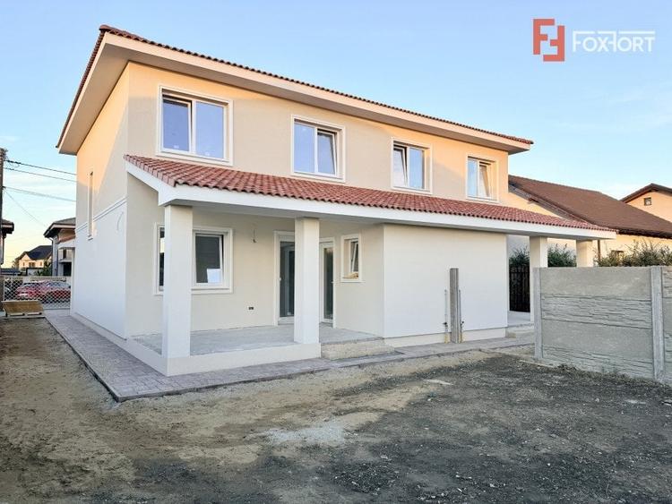 Duplex cu 4 camere cu Canalizare în Moșnița Veche