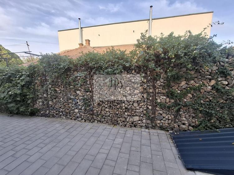 Duplex cu 3 camere cu Canalizare în Mărăști