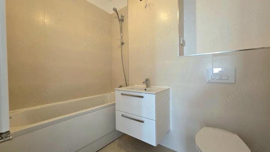 Apartament cu 3 camere semidecomandat în Colentina