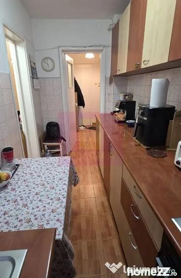 Apartament cu 3 camere decomandat în Piața Centrală