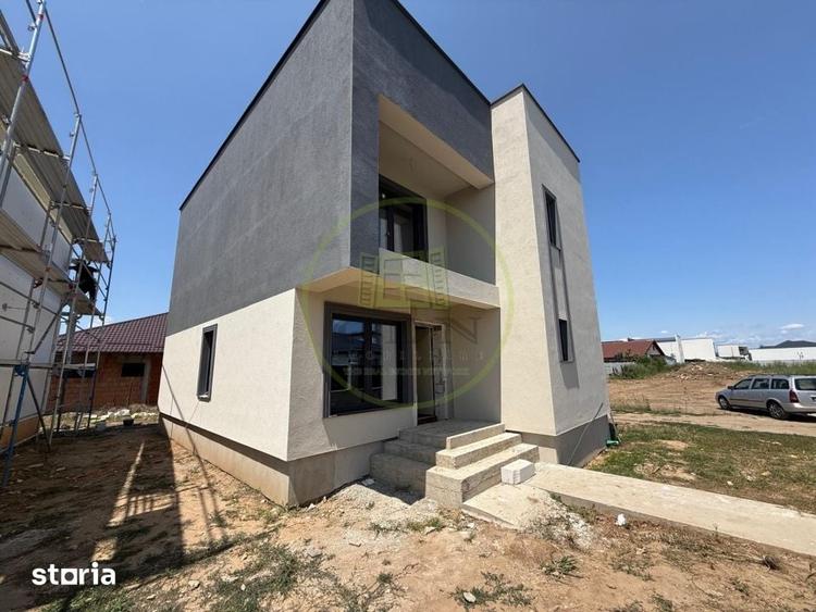 Casă cu 5 camere cu Teren 270 Mp în Malu Mare