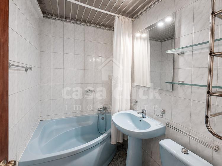 Apartament cu 4 camere decomandat în Central