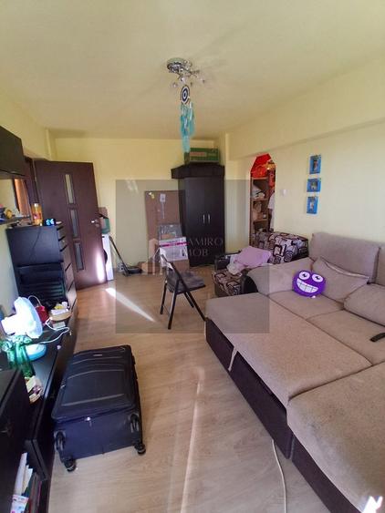 Apartament cu 3 camere semidecomandat în Gorjului — fotografia 1