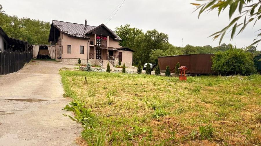 Casă cu 4 camere în Central
