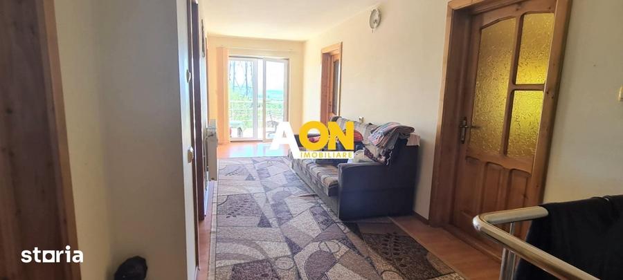 Casă cu 10 camere decomandat cu Teren 1000 Mp în Central