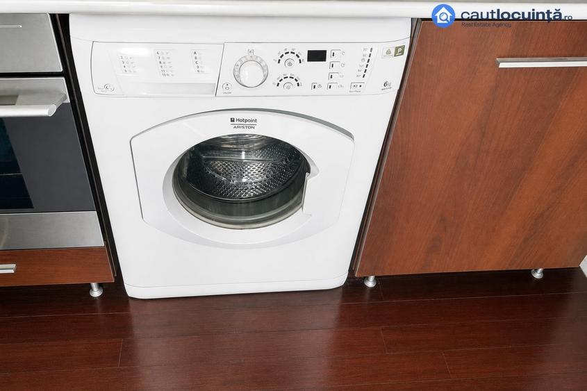 Apartament cu 3 camere în P-ța Romană