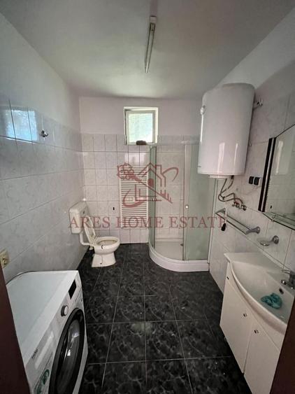 Casă individuală cu 6 camere cu Canalizare în Sânandrei