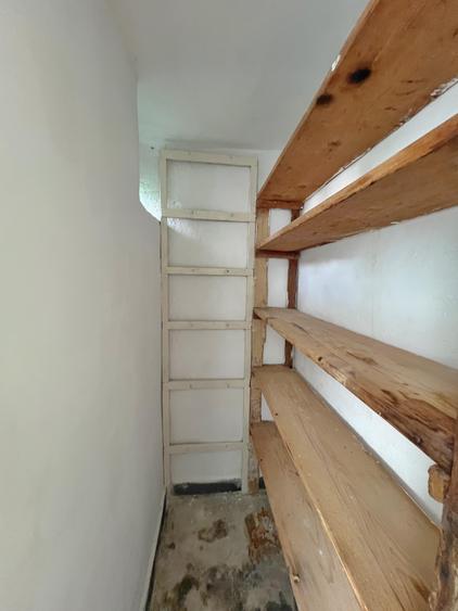 Apartament cu 3 camere semidecomandat în Cioceanu