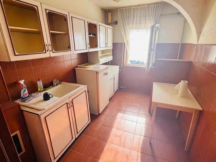 Apartament cu 3 camere decomandat în Traian