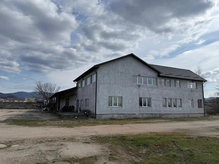 Spațiu comercial, de 15,500 mp, în Central