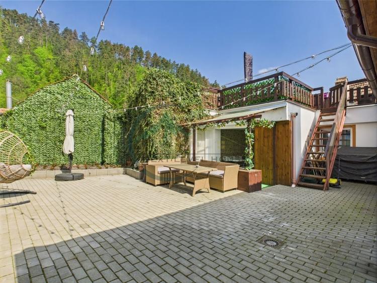 Casă individuală cu 4 camere cu Canalizare în Schei