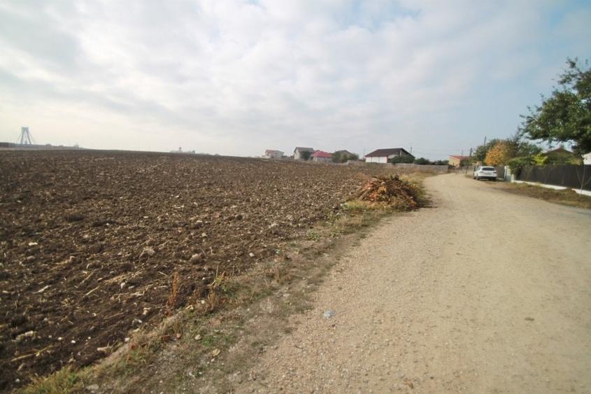 Teren Construcții intravilan de 17000 mp, în Lazu