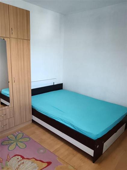 Apartament cu 3 camere decomandat, mobilat în Gară