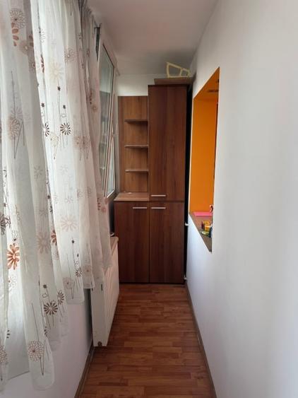 Apartament cu 3 camere decomandat, mobilat în Drumul Taberei