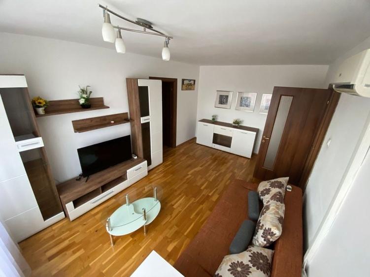 Apartament cu 2 camere semidecomandat în Central