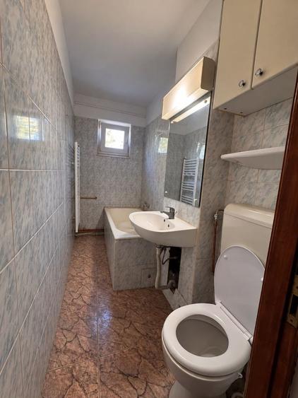 Apartament cu 3 camere semidecomandat în Circumvalațiunii